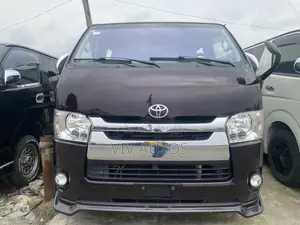 Toyota HiAce 2017