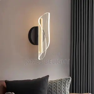 Modern Wavy Acrylic LED Wall Sconce