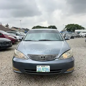 Toyota Camry LE 4dr Sedan (2.4L 4cyl 5A) 2005 Silver