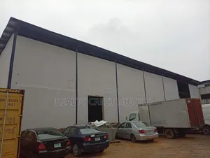Newly Built Warehouse Measuring 721sqm
