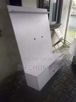 I Want to Sell My TV Console.