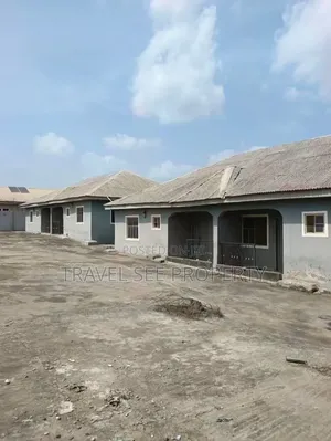 2bdrm Bungalow in Along Ibadan Express, Iyana Ipaja for sale