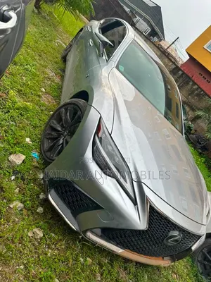 Lexus LS 2021 Gold