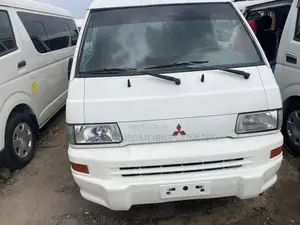 Mitsubishi L300 2006 White