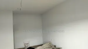 To Let : Sizeable Shop on Rumuola Major Road Ph
