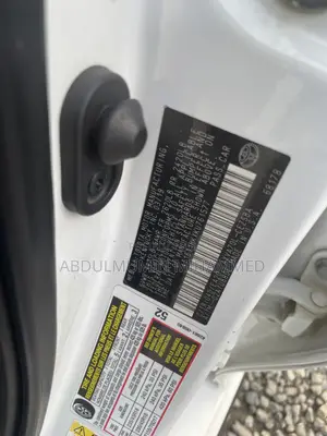 Toyota Camry SE (2.5L 4cyl 8A) 2019 White