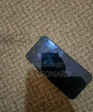 Apple iPhone SE (2022) 64 GB Black