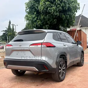 Toyota Corolla LE 2024 Silver