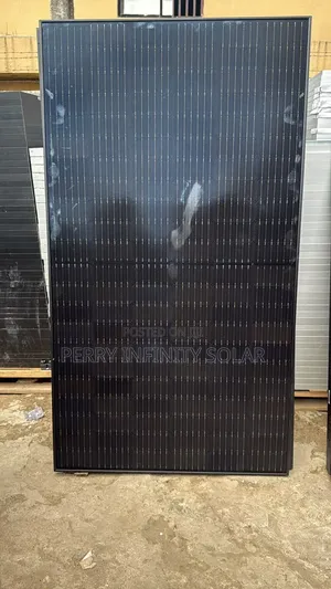 550W All-Black Mono Solar Panel | 21%+ Efficiency | 25-Year Warranty