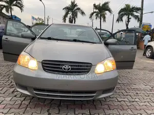 Toyota Corolla 2004 Gray