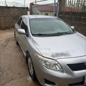 Toyota Corolla 2010 Silver
