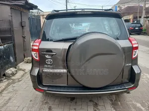 Toyota RAV4 2013 Brown