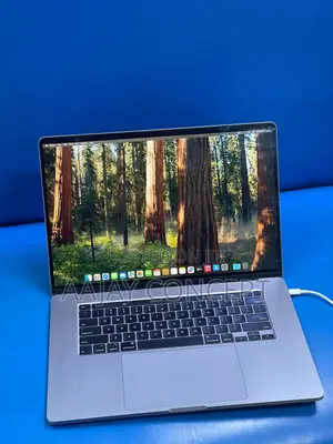 New Laptop Apple MacBook Pro 2019 16GB Intel Core i7 SSD 512GB