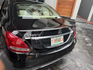 Mercedes-Benz C300 2016 Black