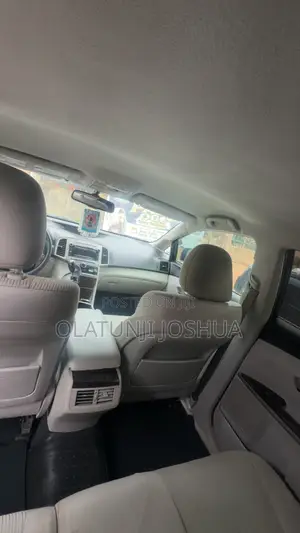 Toyota Venza 2011 Silver