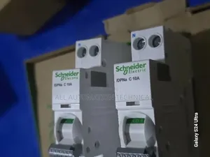 Schneider Circuit Breaker MCB Acti9 Pro 230V 1P+N 10A | A9DPNAC10