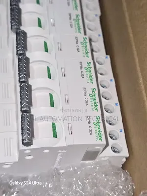 Schneider Circuit Breaker MCB Acti9 Pro 230V 1P+N 32A | A9DPNAC32