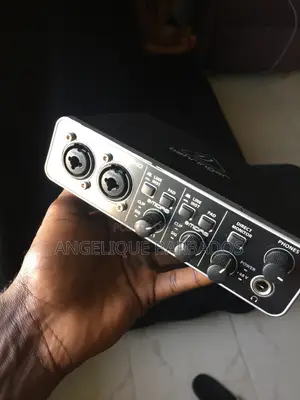 Behringer U-Phoria UMC 202 HD