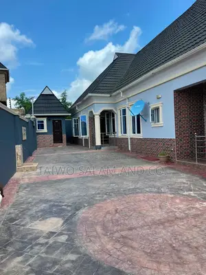 3bdrm Block of Flats in Akala Express for sale