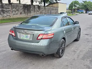 Toyota Camry XLE 4dr Sedan (2.5L 4cyl 6A) 2011 Green