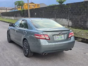 Toyota Camry XLE 4dr Sedan (2.5L 4cyl 6A) 2011 Green