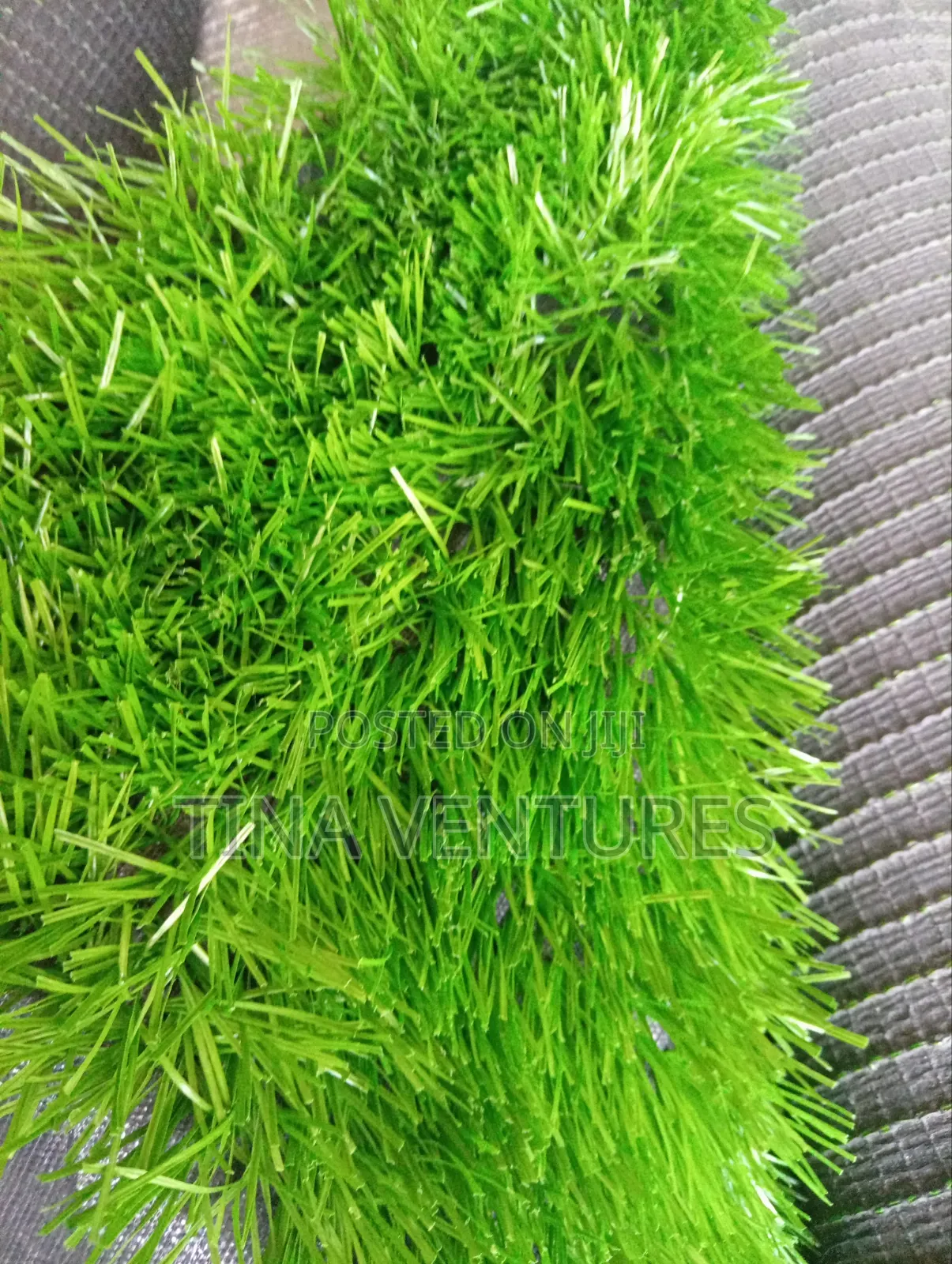 Artificial Grass Available in Bulk Different Sizes and Colours.