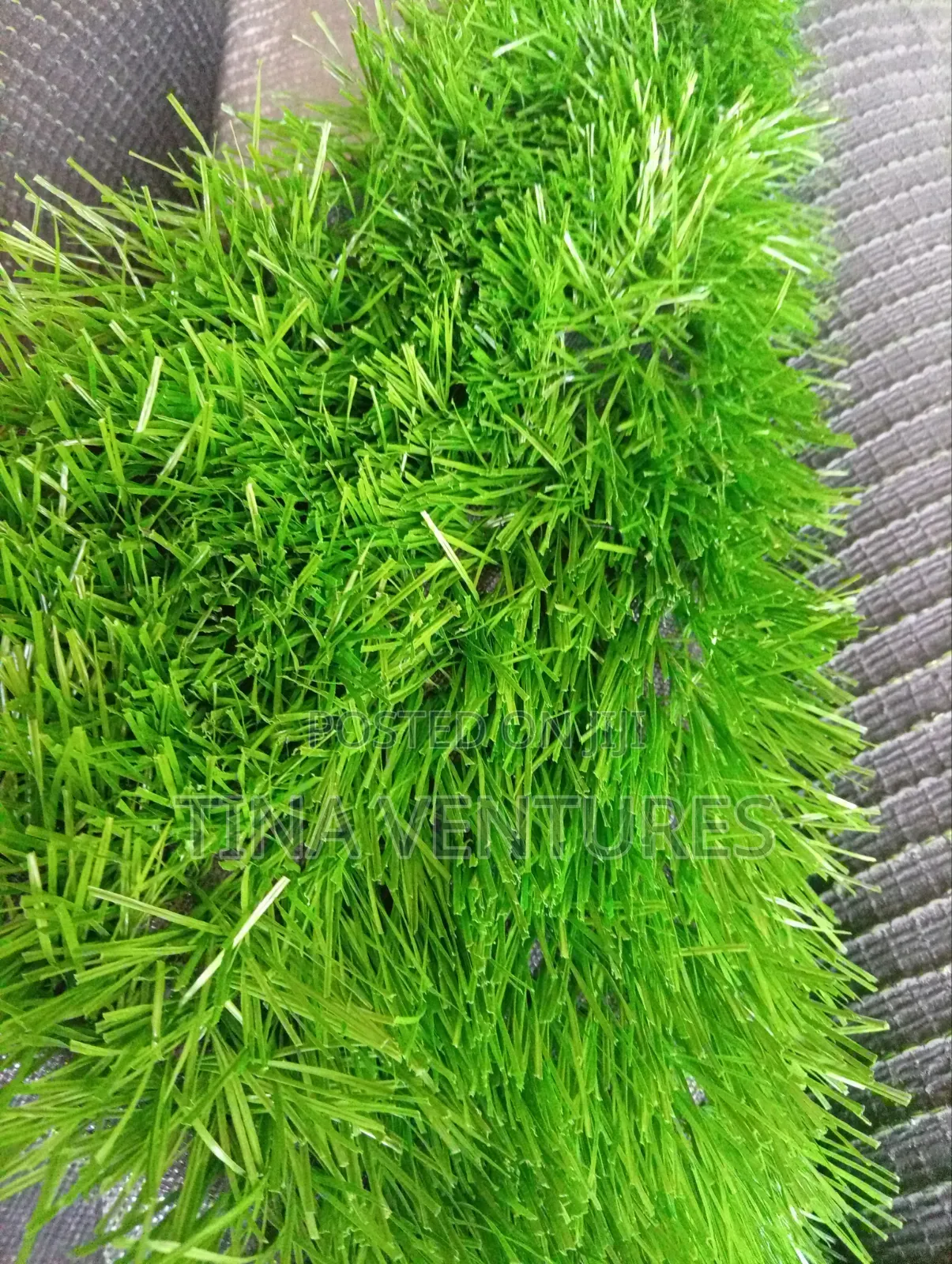 Artificial Grass Available in Bulk Different Sizes and Colours.