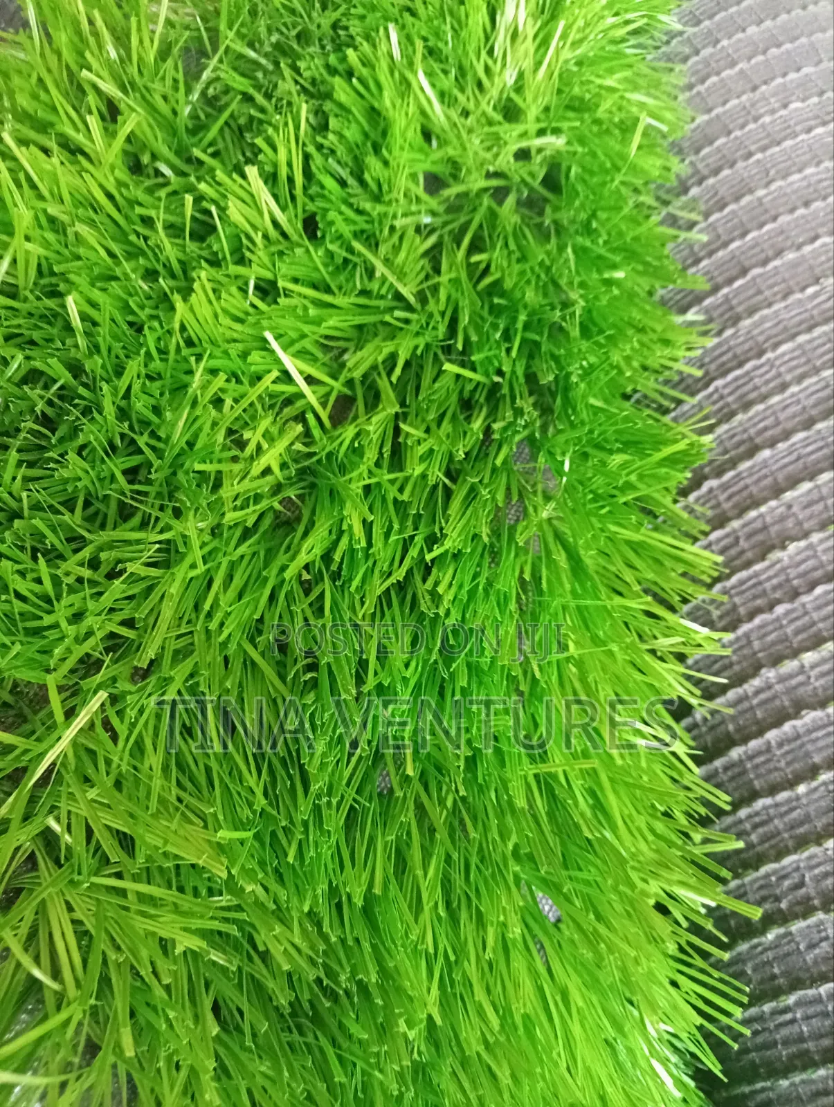 Artificial Grass Available in Bulk Different Sizes and Colours.