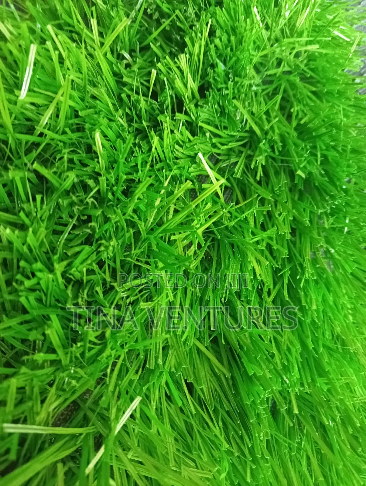 Artificial Grass Available in Bulk Different Sizes and Colours.
