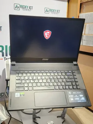 Laptop MSI GS66 Stealth 10SGS 16GB Intel Core i7 SSD 512GB
