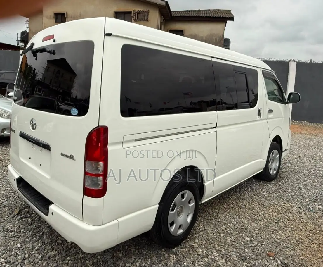 Toyota HiAce 2012 White