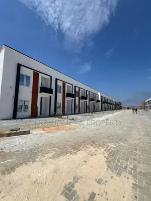 3bdrm Townhouse/Terrace in Eleko for sale