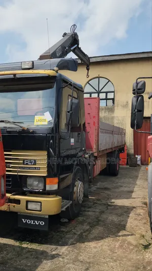 Super Clean Foreign Used Volvo FL7 Truck With 3tons Hiab