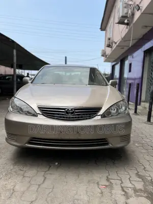Toyota Camry LE 4dr Sedan (2.4L 4cyl 5A) 2005 Gold