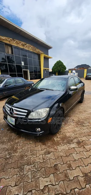 Mercedes-Benz C300 Luxury 4Matic Sedan AWD (3.0L 6cyl 7A) 2010 Black