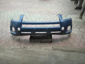 Toyota Rav4 2009 - 2010 Front Bumper. Tokunbo.