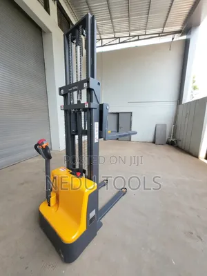 Electric 2ton Stacker