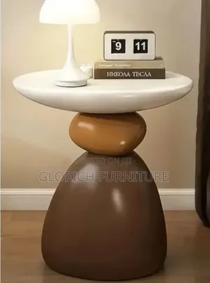 Stacked Pebble Side Table – White Top, Caramel Mocha Sculptural Base