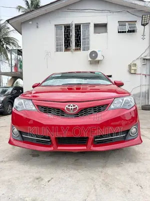 Toyota Camry SE 4dr Sedan (2.5L 4cyl 6A) 2012 Red