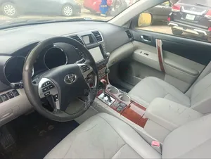 Toyota Highlander 2011 Burgundy