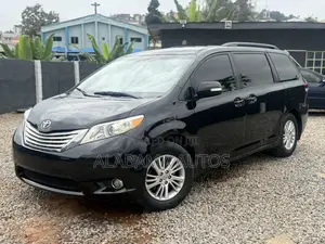Toyota Sienna LE 7 Passenger 2011 Black