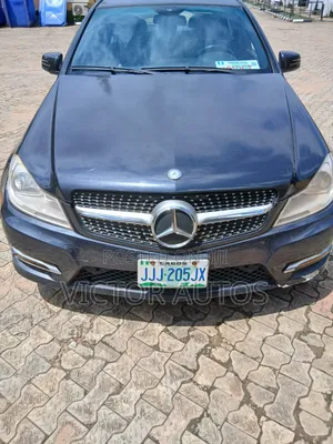 Mercedes-Benz C300 2012 Black