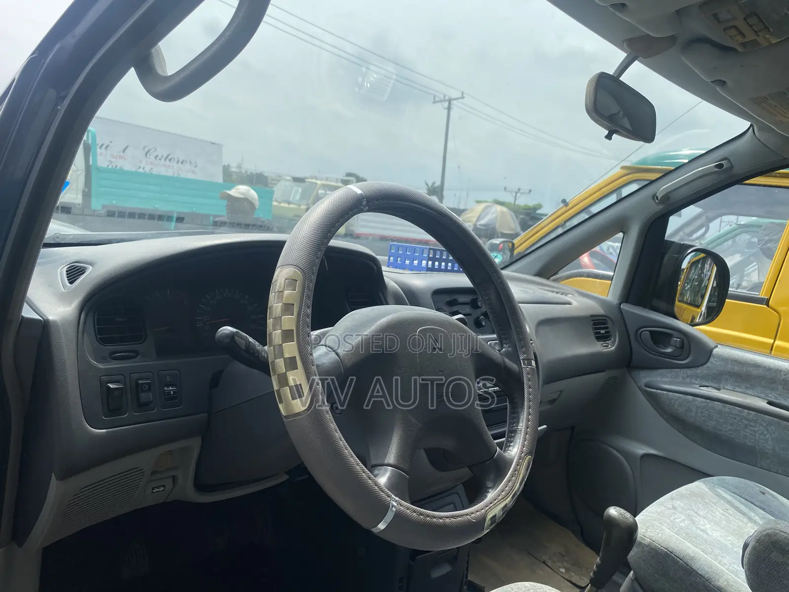 Mitsubishi L300 2000 Blue