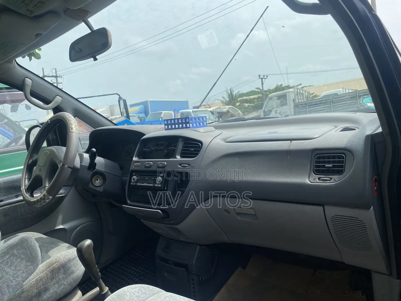 Mitsubishi L300 2000 Blue