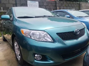 Toyota Corolla 2010 Green