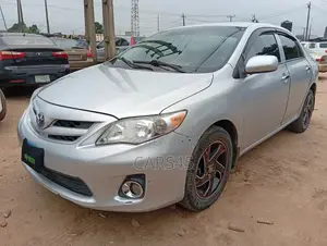 Toyota Corolla Base 4dr Sedan (1.8L 4cyl 5M) 2010 Silver