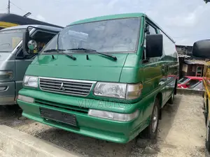 Mitsubishi L300 2000 Green