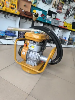 Robin Concrete Vibrator/Poker Machine (With 38mm Hose)
