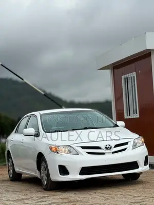 Toyota Corolla LE 4dr Sedan (1.8L 4cyl 4A) 2012 White
