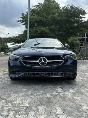 Mercedes-Benz C300 2022 Blue